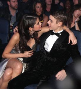 Selena-Gomez-chatted-Justin-Bieber-audience