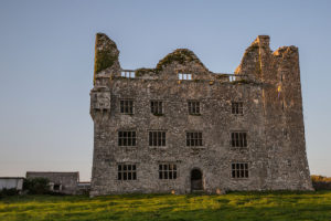 leamaneh_castle_ireland_12283094446_o